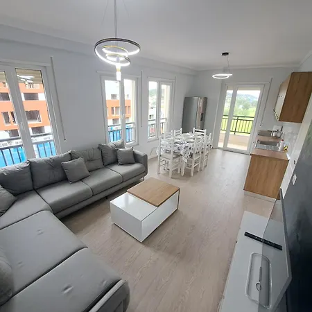 Apartmán Modern Apartament In Capital City Two Bedrooms Tirana