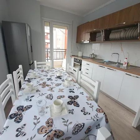 Διαμέρισμα Modern Apartament In Capital City Two Bedrooms *